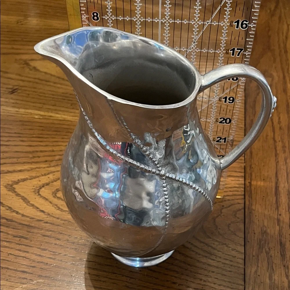 Mariposa‎ Sueno Pitcher